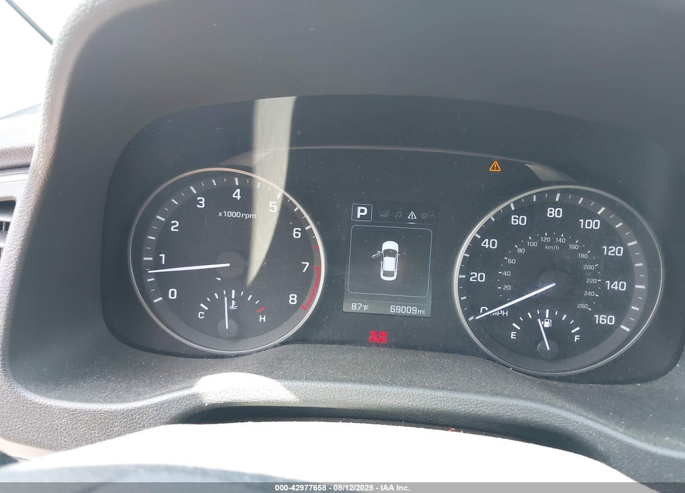 2018 HYUNDAI ELANTRA VIN: 5NPD84LF5JH358572