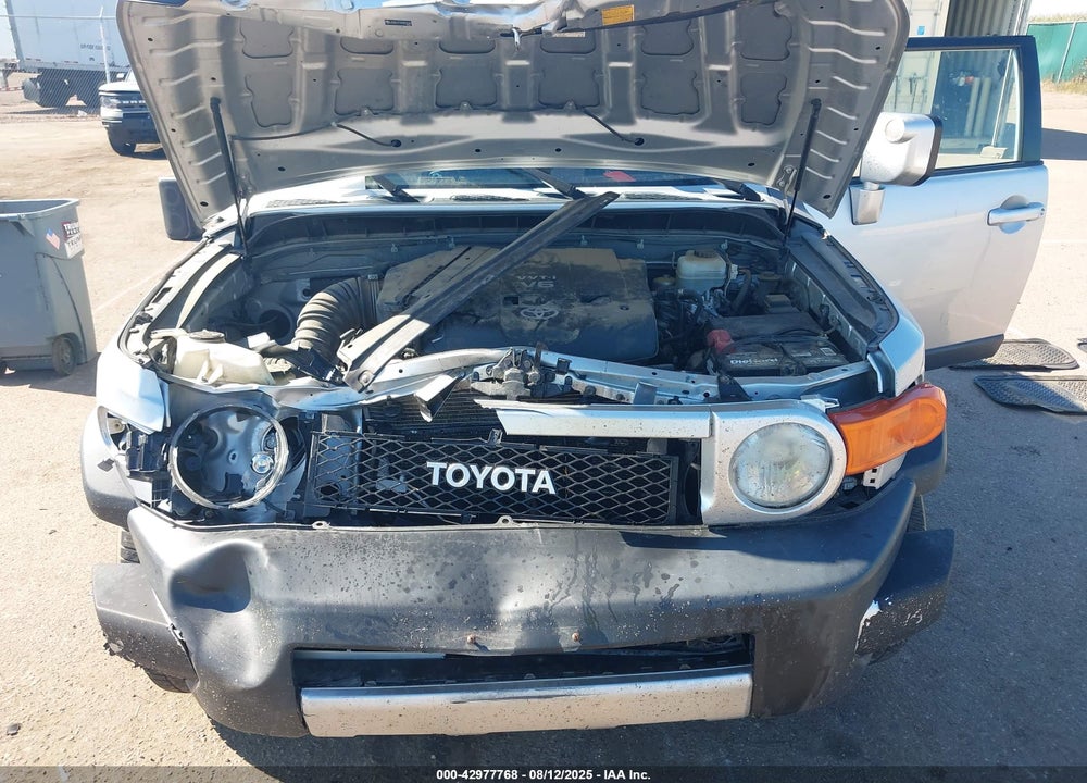 2007 TOYOTA FJ CRUISER VIN: JTEBU11F970052240