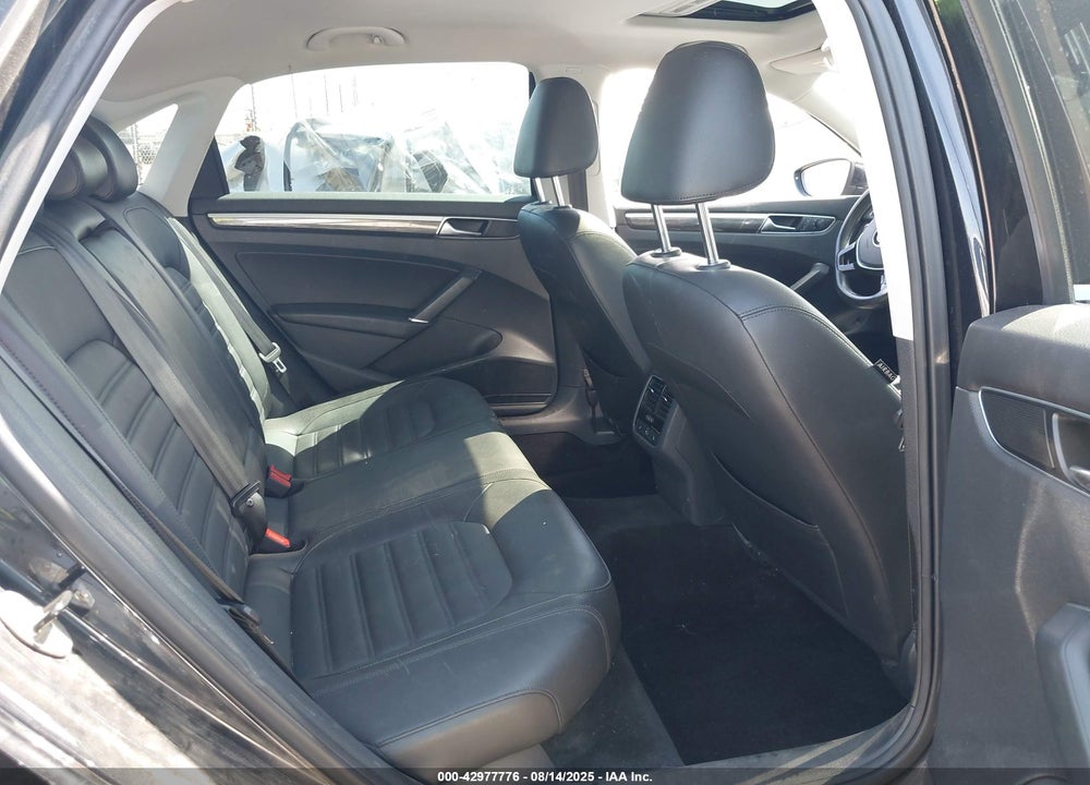 2018 VOLKSWAGEN PASSAT VIN: 1VWCA7A32JC007167