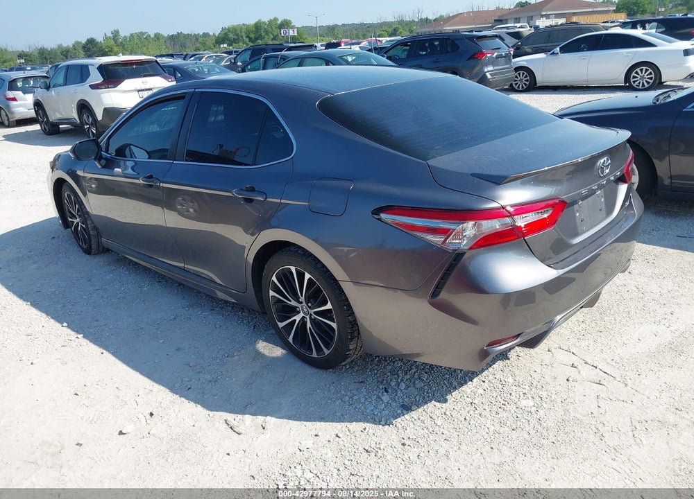 2018 TOYOTA CAMRY VIN: 4T1B11HK9JU637427