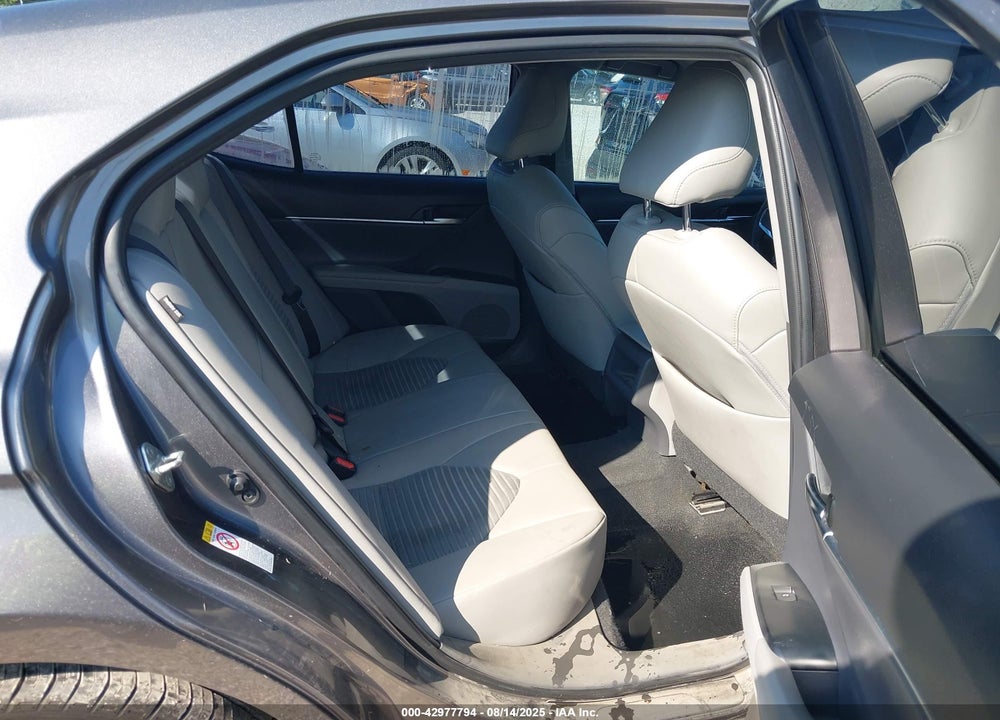 2018 TOYOTA CAMRY VIN: 4T1B11HK9JU637427
