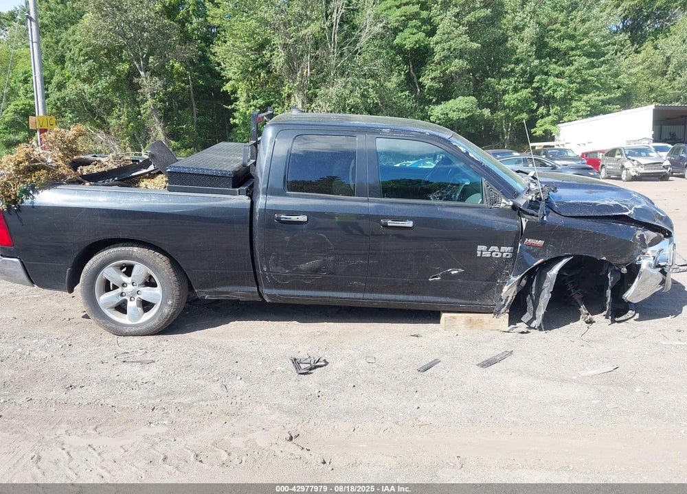 2017 RAM 1500 VIN: 1C6RR7GT4HS569284