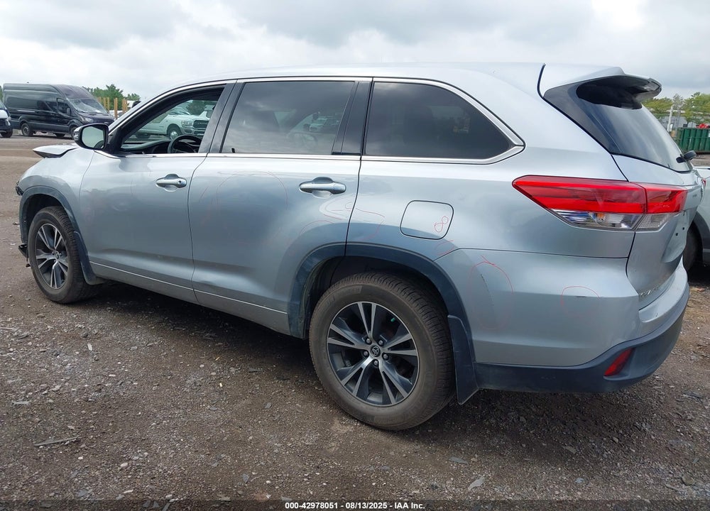2017 TOYOTA HIGHLANDER VIN: 5TDBZRFH7HS388188