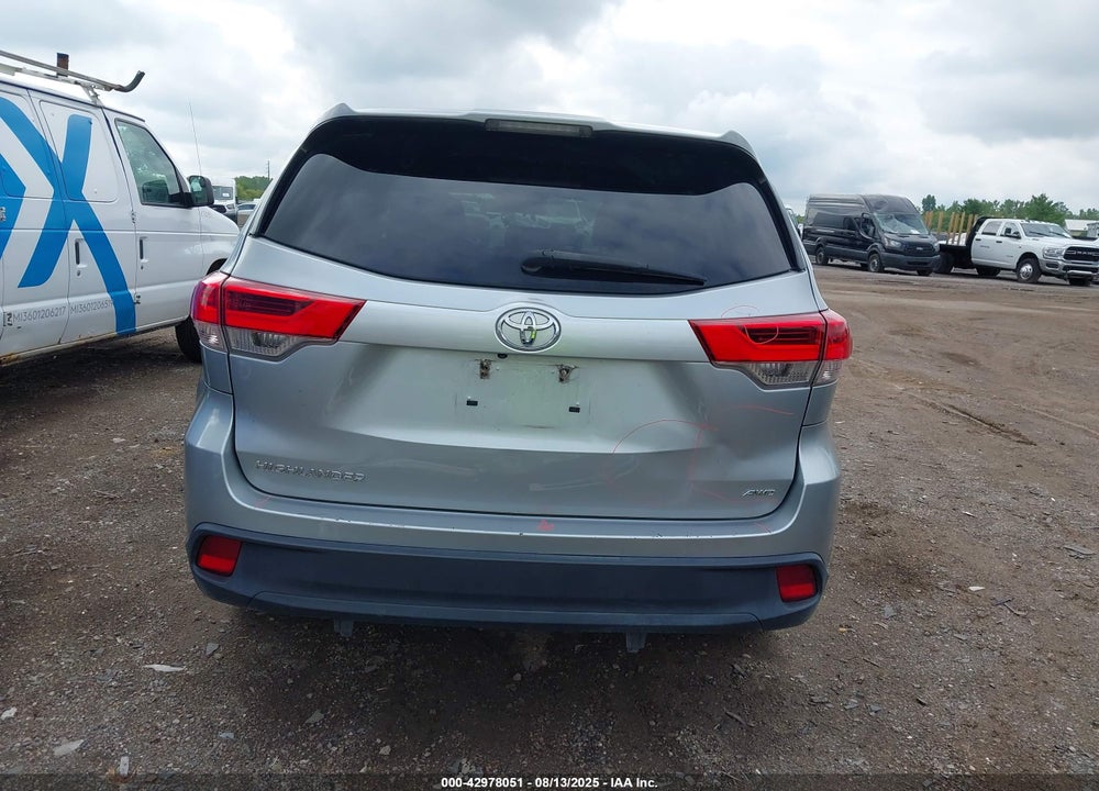 2017 TOYOTA HIGHLANDER VIN: 5TDBZRFH7HS388188