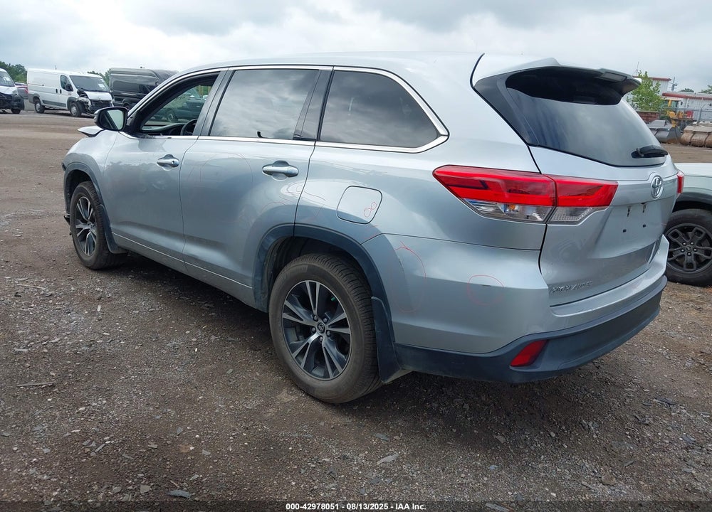 2017 TOYOTA HIGHLANDER VIN: 5TDBZRFH7HS388188