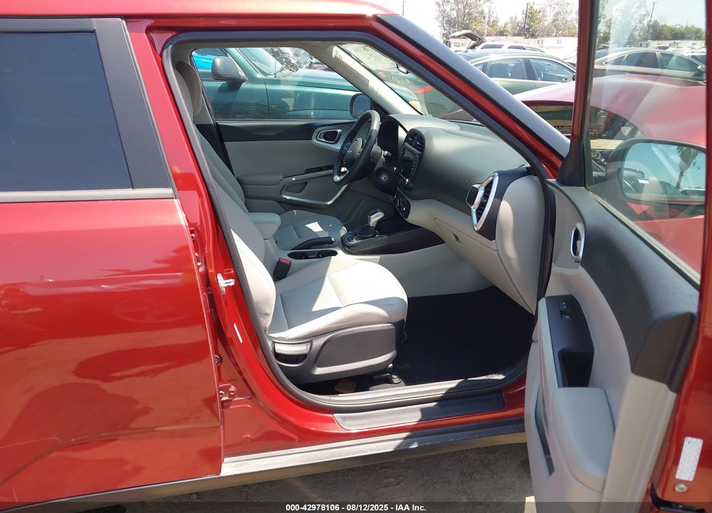 2023 KIA SOUL VIN: KNDJ23AU0P7190255