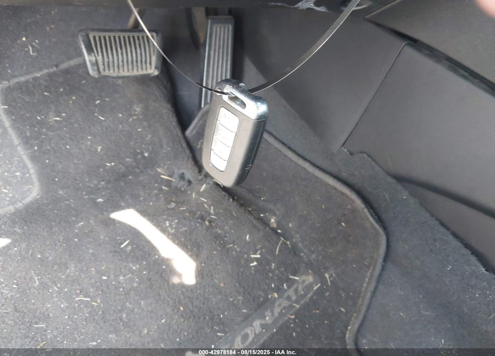 2011 HYUNDAI SONATA VIN: 5NPEC4AB0BH241650