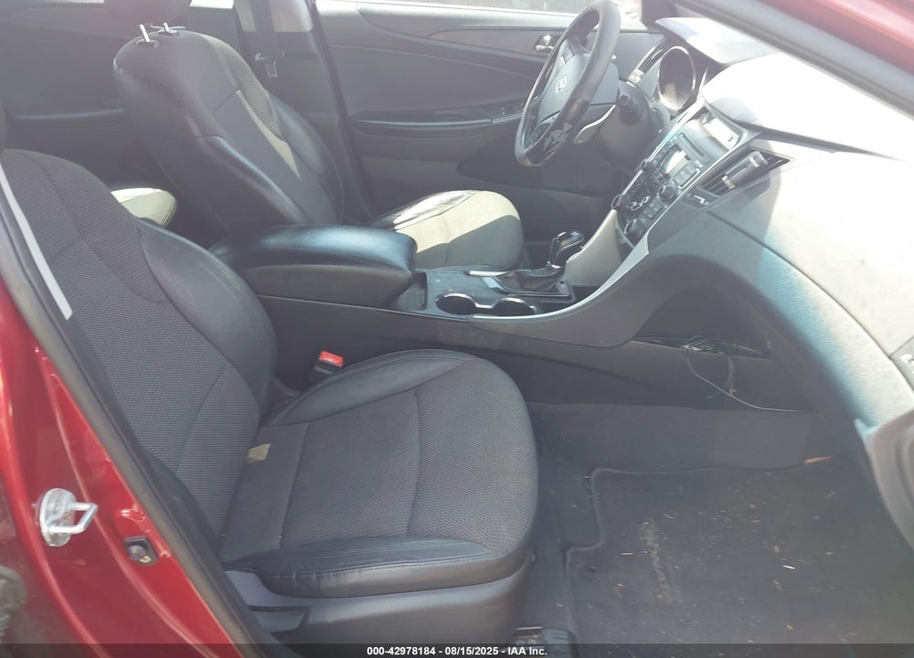 2011 HYUNDAI SONATA VIN: 5NPEC4AB0BH241650