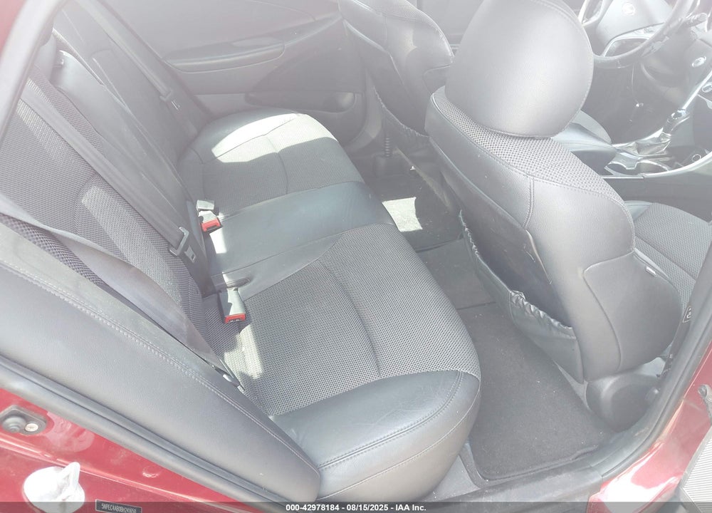 2011 HYUNDAI SONATA VIN: 5NPEC4AB0BH241650
