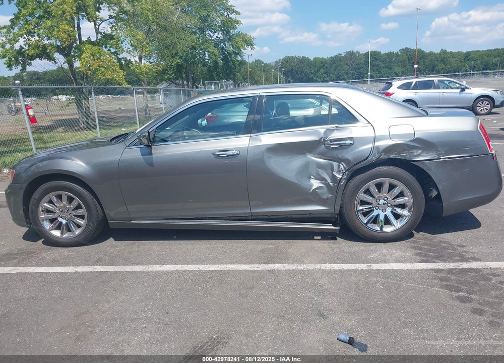 2011 CHRYSLER 300 LIMITED VIN: 2C3CA5CG1BH617121