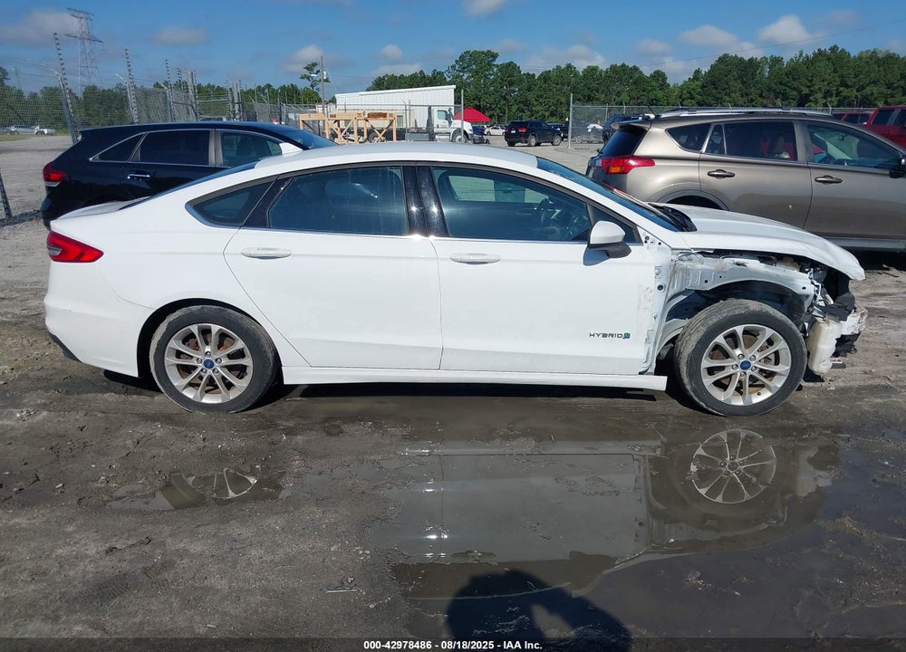 2019 FORD FUSION VIN: 3FA6P0LU6KR137635