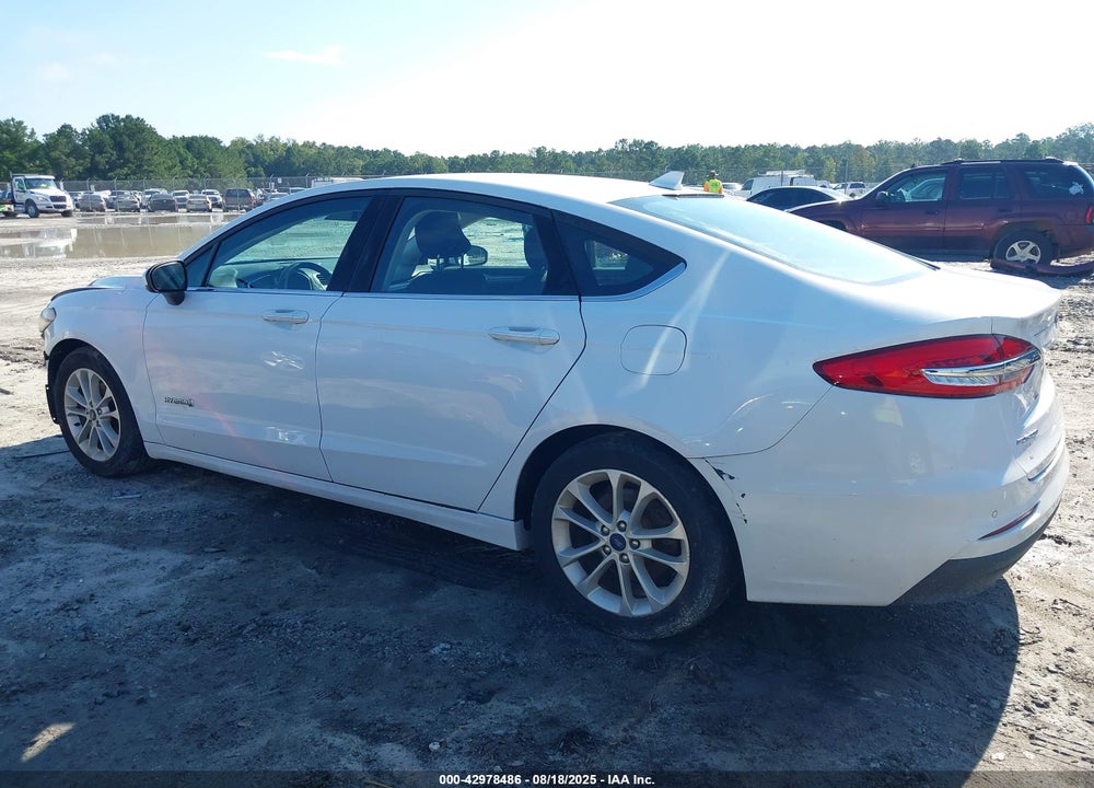 2019 FORD FUSION VIN: 3FA6P0LU6KR137635