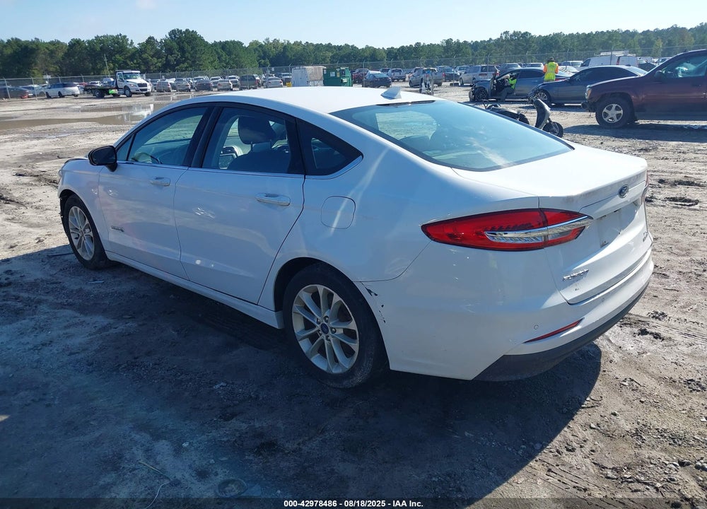 2019 FORD FUSION VIN: 3FA6P0LU6KR137635