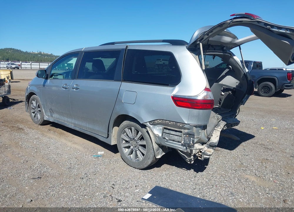 2020 TOYOTA SIENNA XLE VIN: 5TDDZ3DCXLS247668