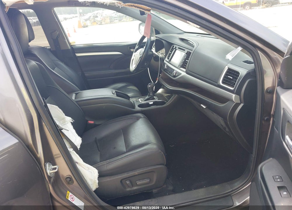 2019 TOYOTA HIGHLANDER VIN: 5TDKZRFHXKS558583