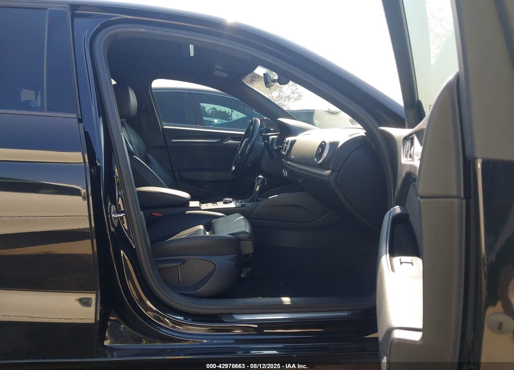 2018 AUDI A3 VIN: WAUAUGFF7J1013446