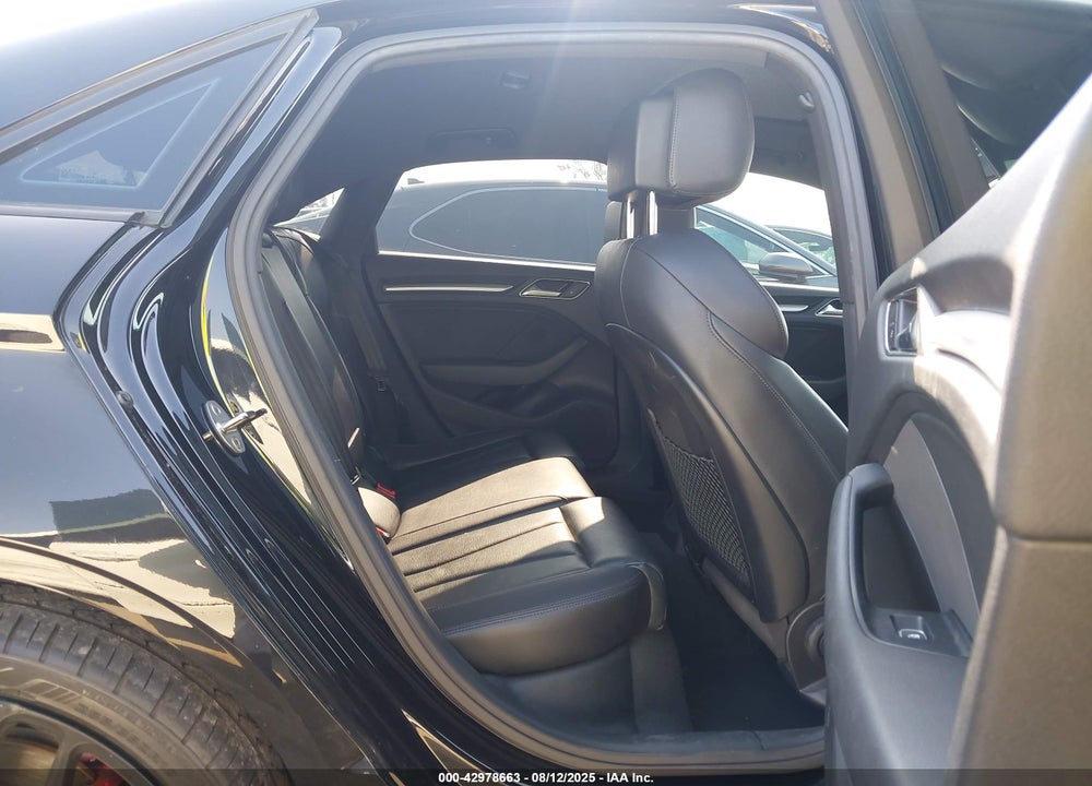2018 AUDI A3 VIN: WAUAUGFF7J1013446