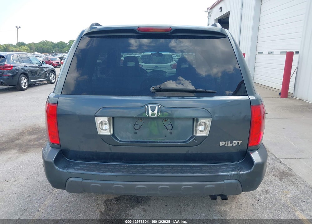 2005 HONDA PILOT EX VIN: 5FNYF18415B066869