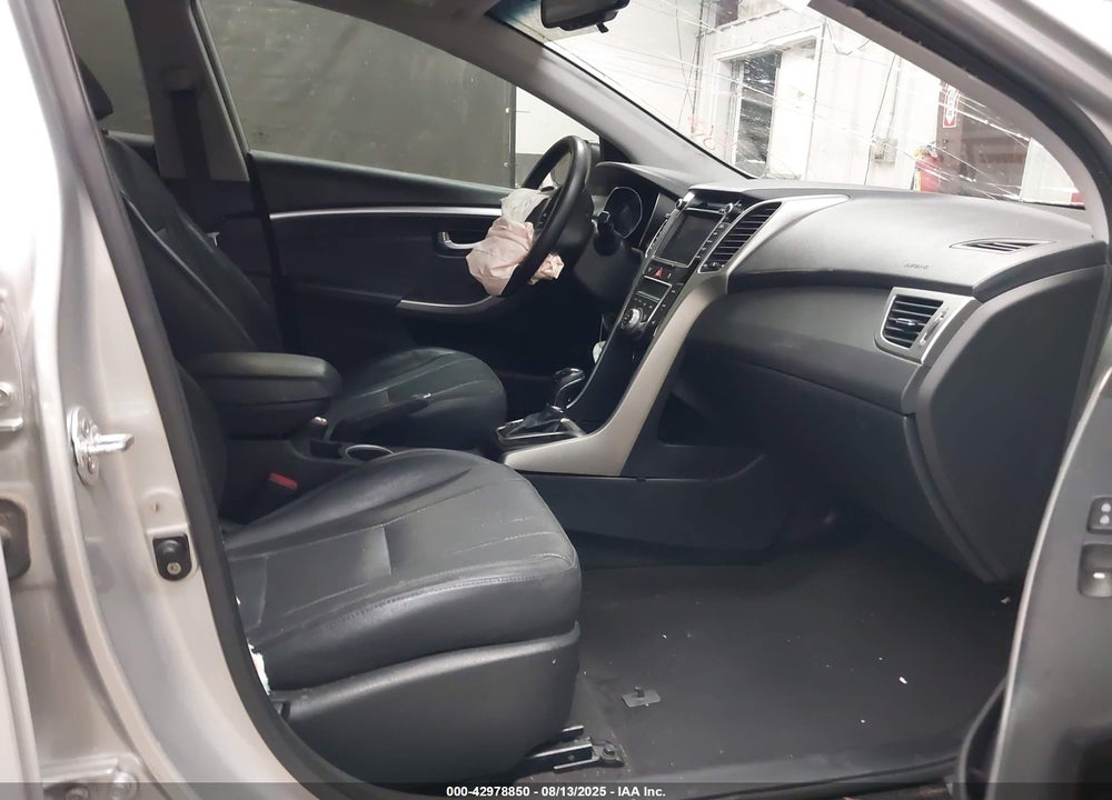 2015 HYUNDAI ELANTRA VIN: KMHD35LH7FU240182