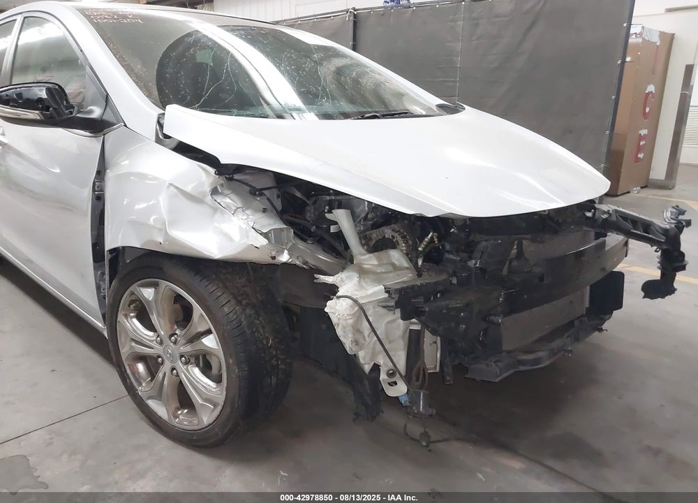 2015 HYUNDAI ELANTRA VIN: KMHD35LH7FU240182