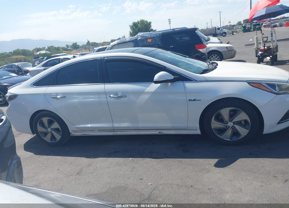 2016 HYUNDAI SONATA HYBRID VIN: KMHE34L15GA029227