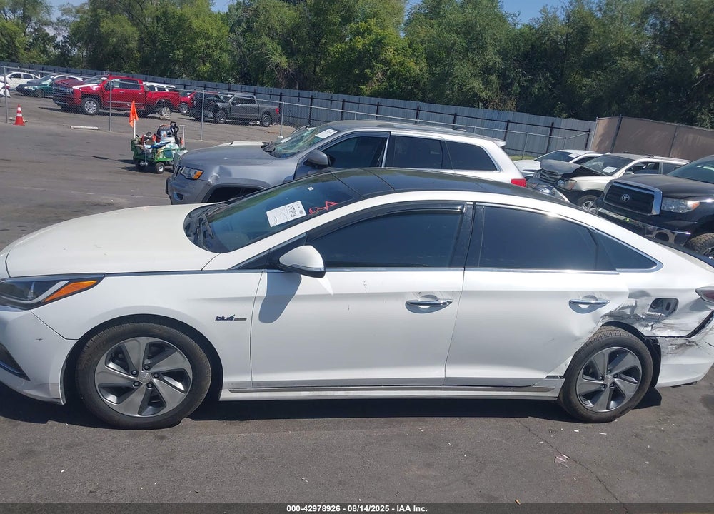2016 HYUNDAI SONATA HYBRID VIN: KMHE34L15GA029227