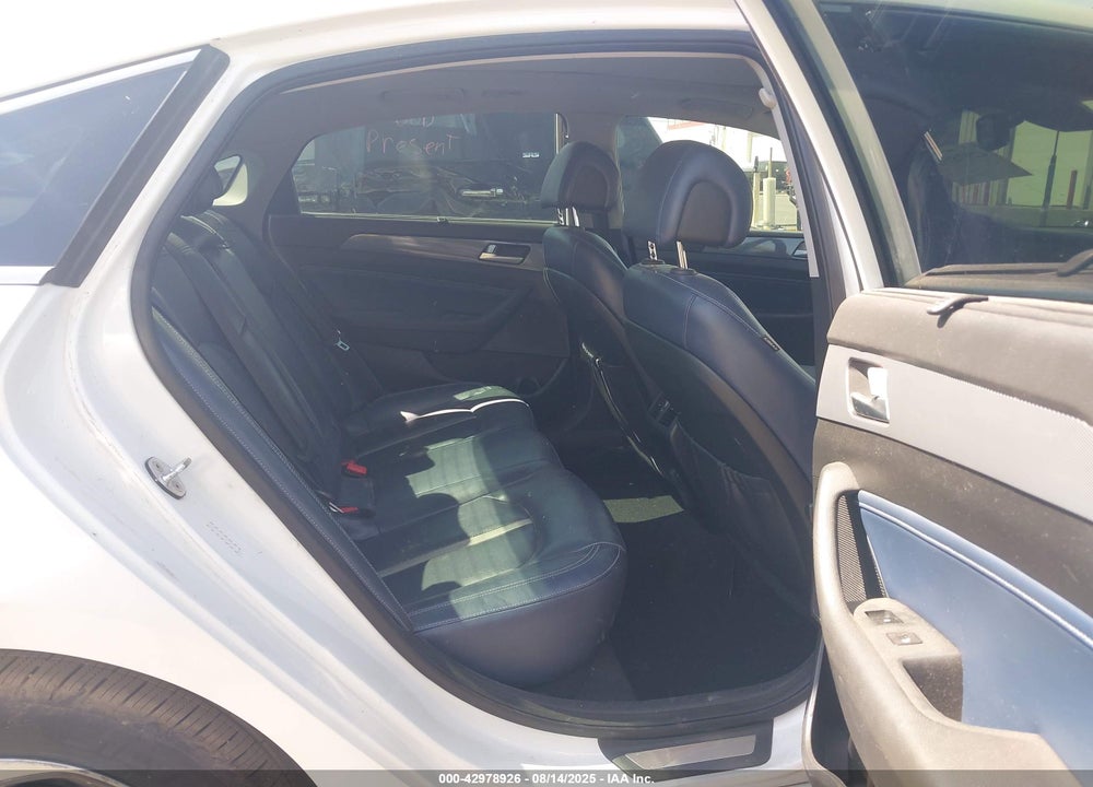 2016 HYUNDAI SONATA HYBRID VIN: KMHE34L15GA029227