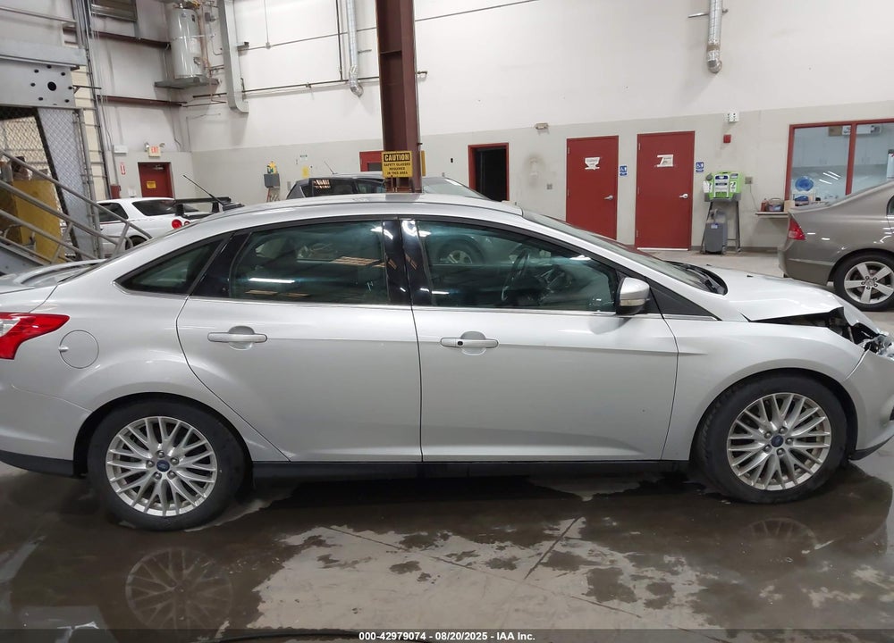 2014 FORD FOCUS VIN: 1FADP3J27EL255206