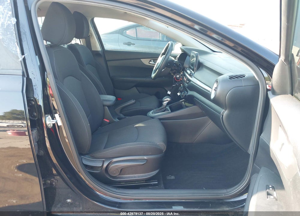 2019 KIA FORTE LXS VIN: 3KPF24AD5KE007016