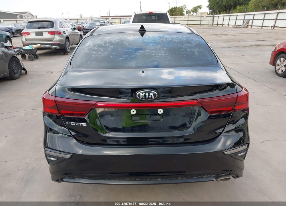 2019 KIA FORTE LXS VIN: 3KPF24AD5KE007016