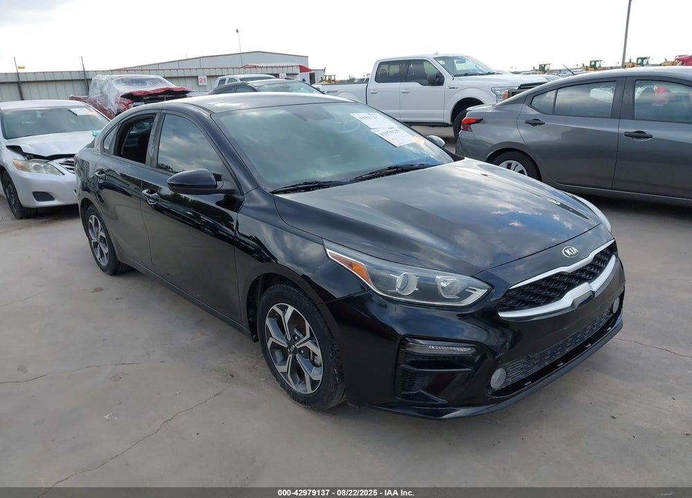 2019 KIA FORTE LXS VIN: 3KPF24AD5KE007016