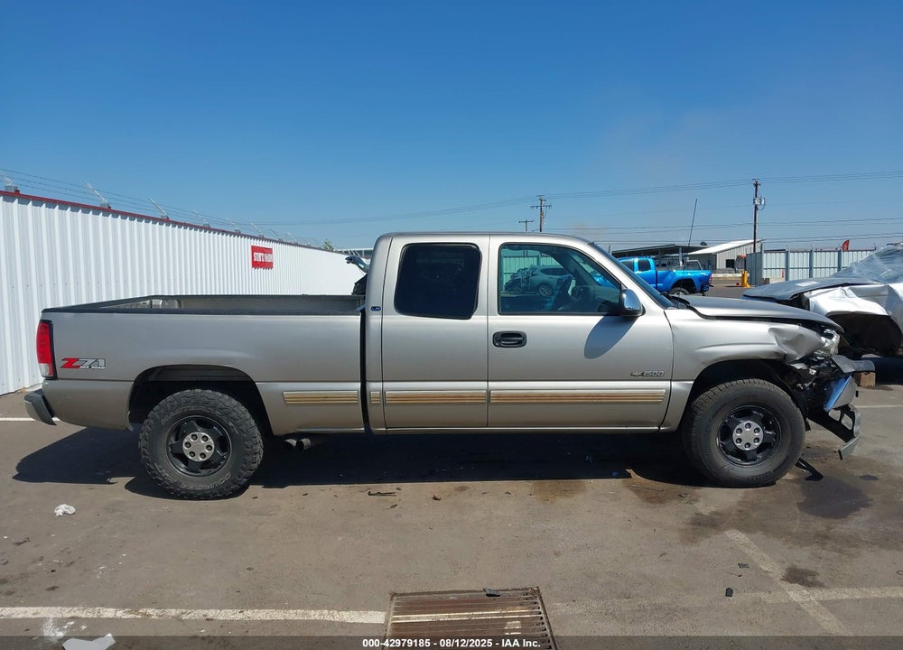 2001 CHEVROLET SILVERADO 1500 LS VIN: 1GCEK19T11E310360