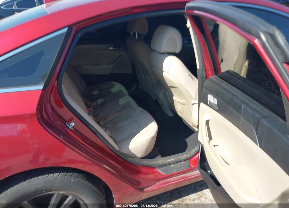 2015 HYUNDAI SONATA VIN: 5NPE24AF6FH241552