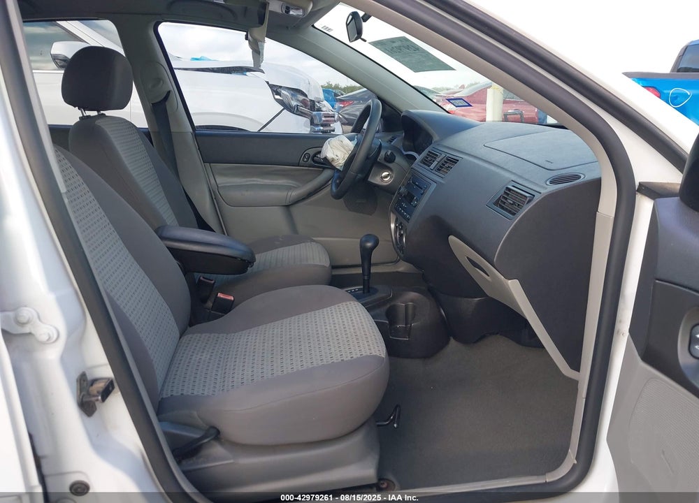 2007 FORD FOCUS S/SE/SES VIN: 1FAFP34N87W351460
