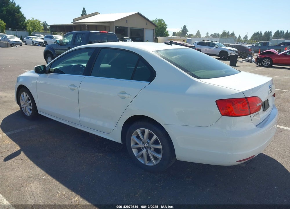 2014 VOLKSWAGEN JETTA VIN: 3VWL17AJ4EM419772