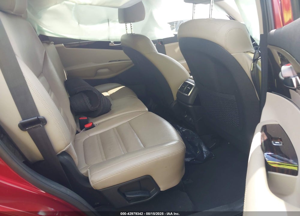 2019 KIA SORENTO VIN: 5XYPHDA58KG468435