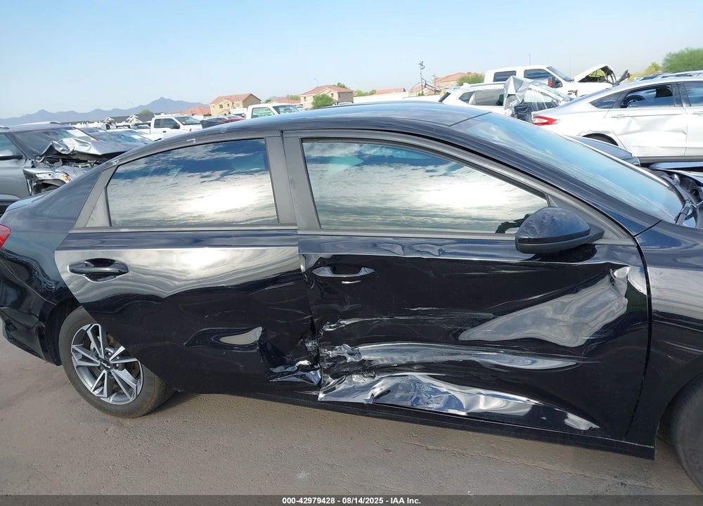 2022 KIA FORTE VIN: 3KPF24AD2NE456402