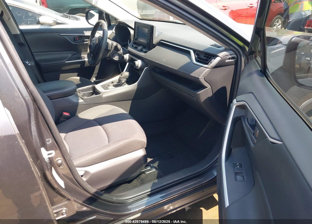 2019 TOYOTA RAV4 VIN: JTMH1RFVXKJ010457