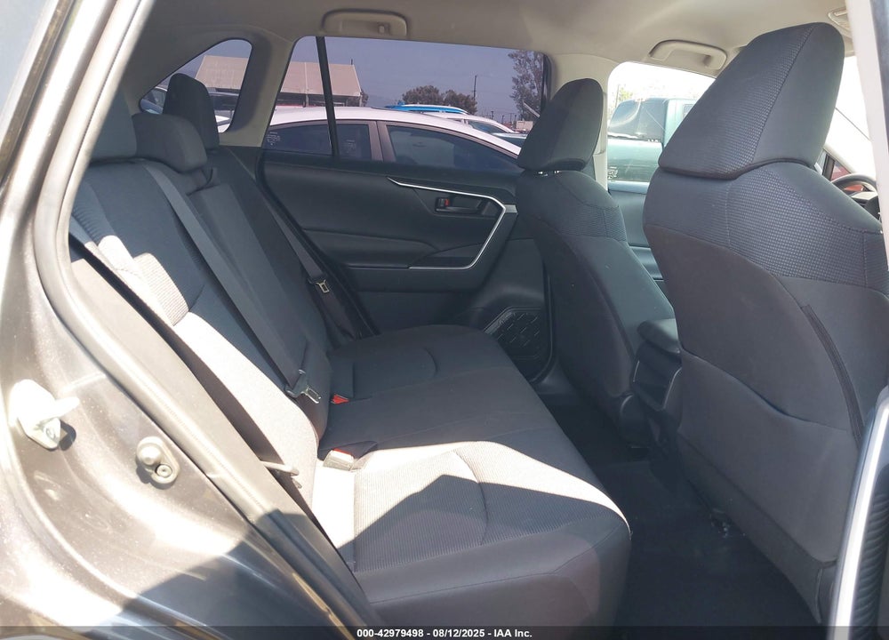 2019 TOYOTA RAV4 VIN: JTMH1RFVXKJ010457