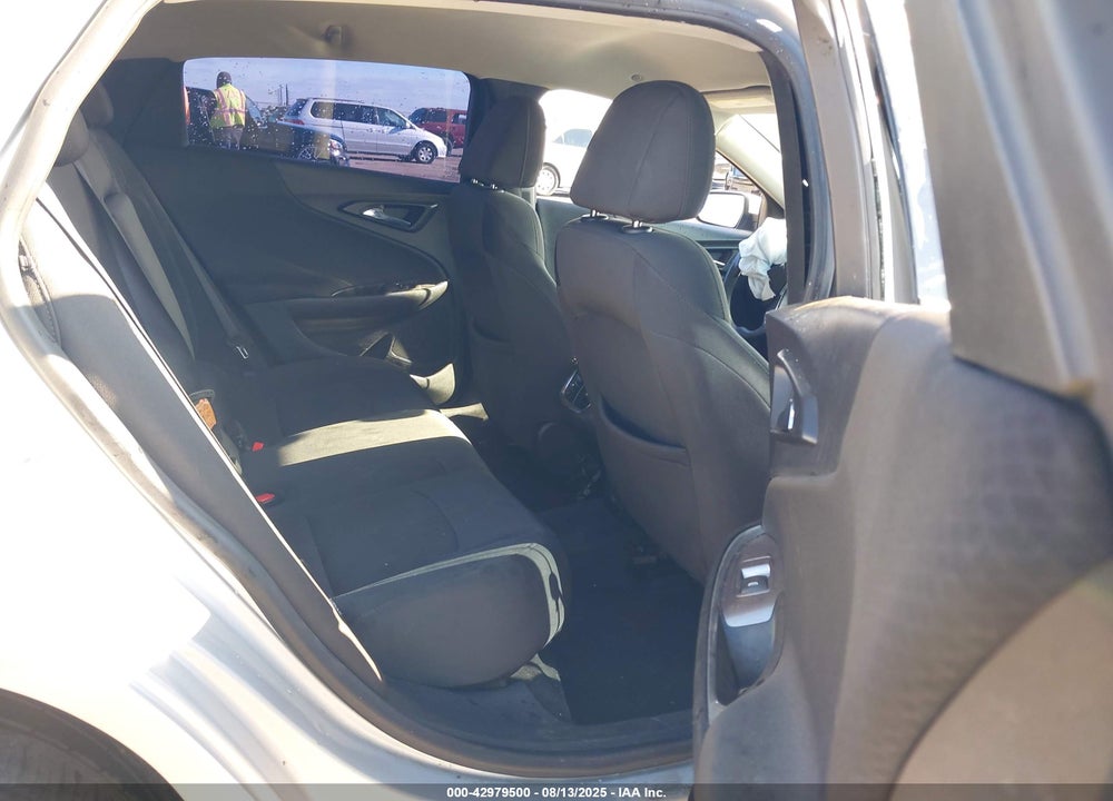 2018 CHEVROLET MALIBU LT VIN: 1G1ZD5ST8JF261965