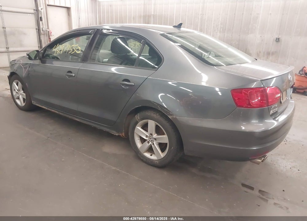 2011 VOLKSWAGEN JETTA VIN: 3VWLL7AJ1BM044770