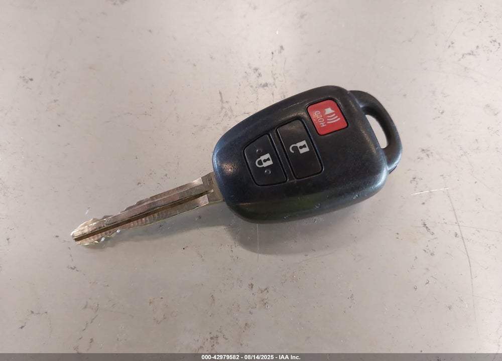 2013 TOYOTA RAV4 XLE VIN: 2T3WFREV4DW016642