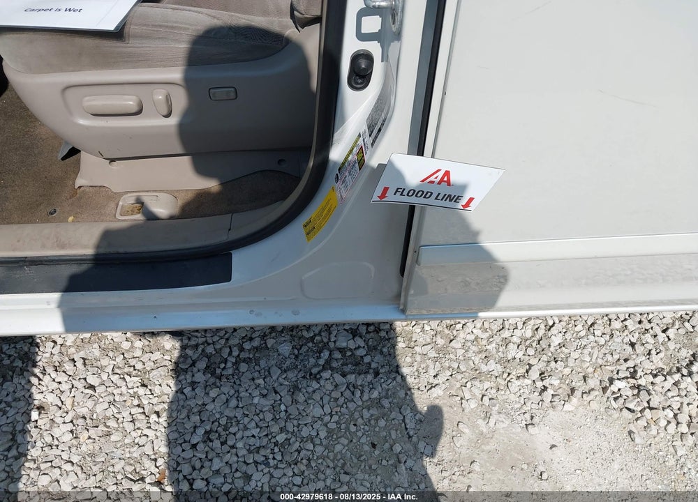 2008 TOYOTA SIENNA XLE VIN: 5TDZK22C48S200179