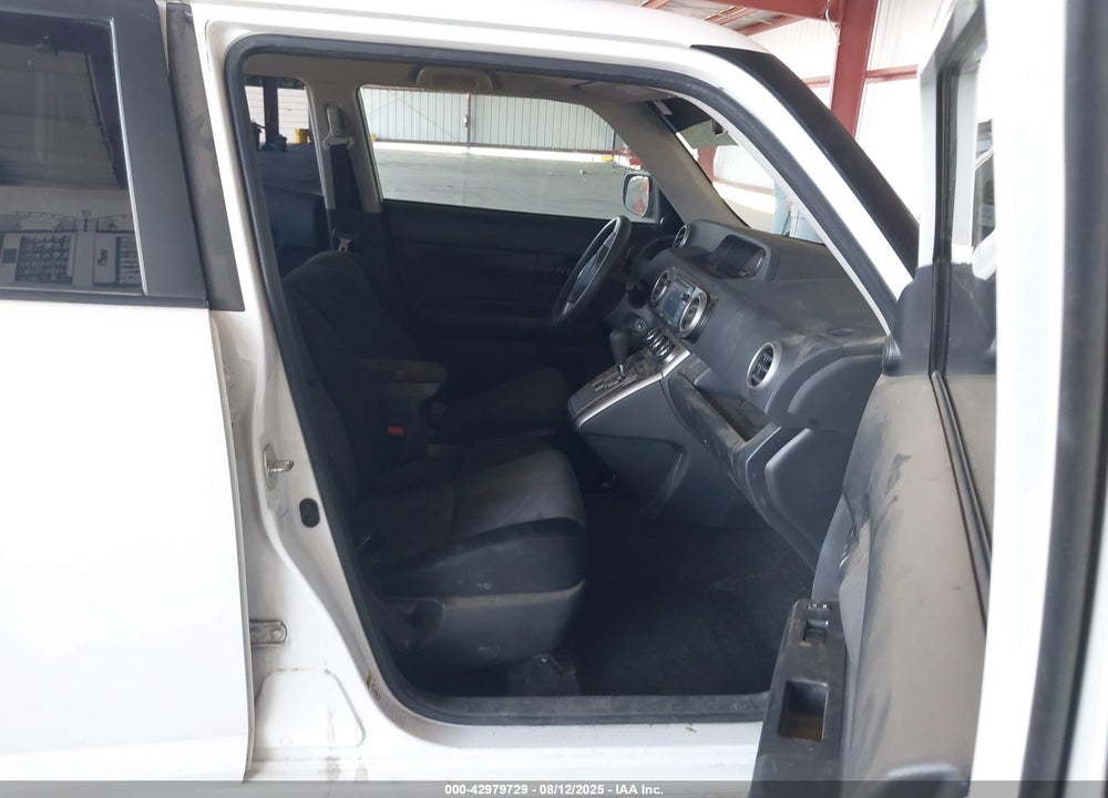 2015 SCION XB VIN: JTLZE4FE4FJ074791