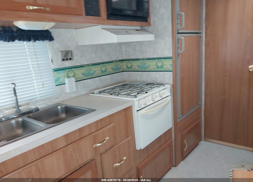 2003 COACHMEN TRAVEL TRAILER VIN: 1TC2B216431202232