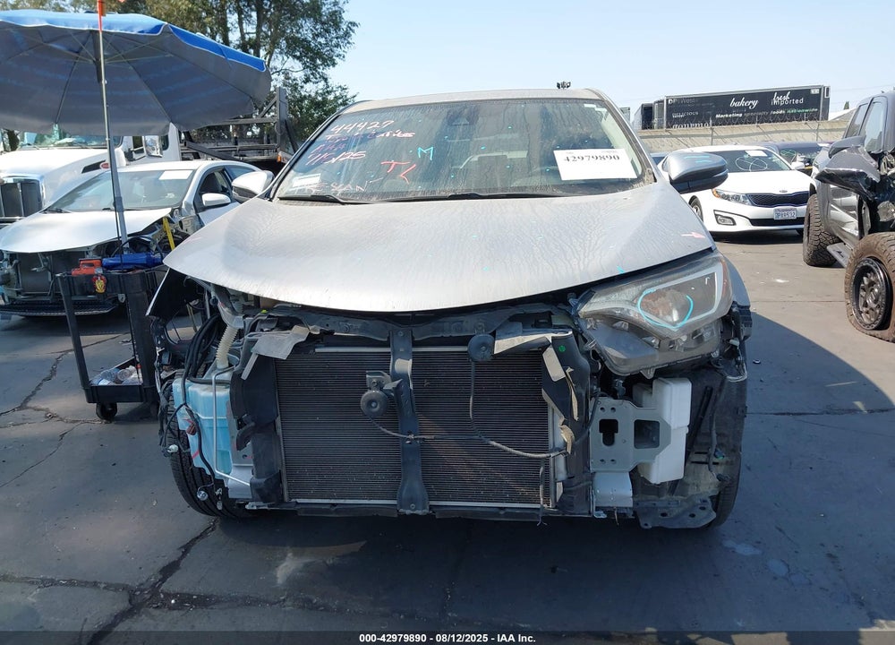 2018 TOYOTA RAV4 VIN: JTMWFREV1JJ179338