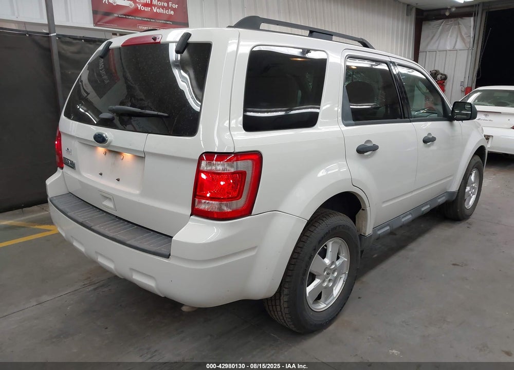 2011 FORD ESCAPE VIN: 1FMCU9D72BKA81924
