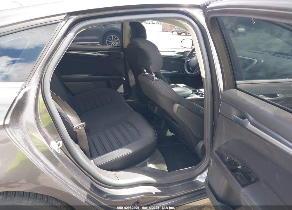 2016 FORD FUSION VIN: 3FA6P0LU2GR384108