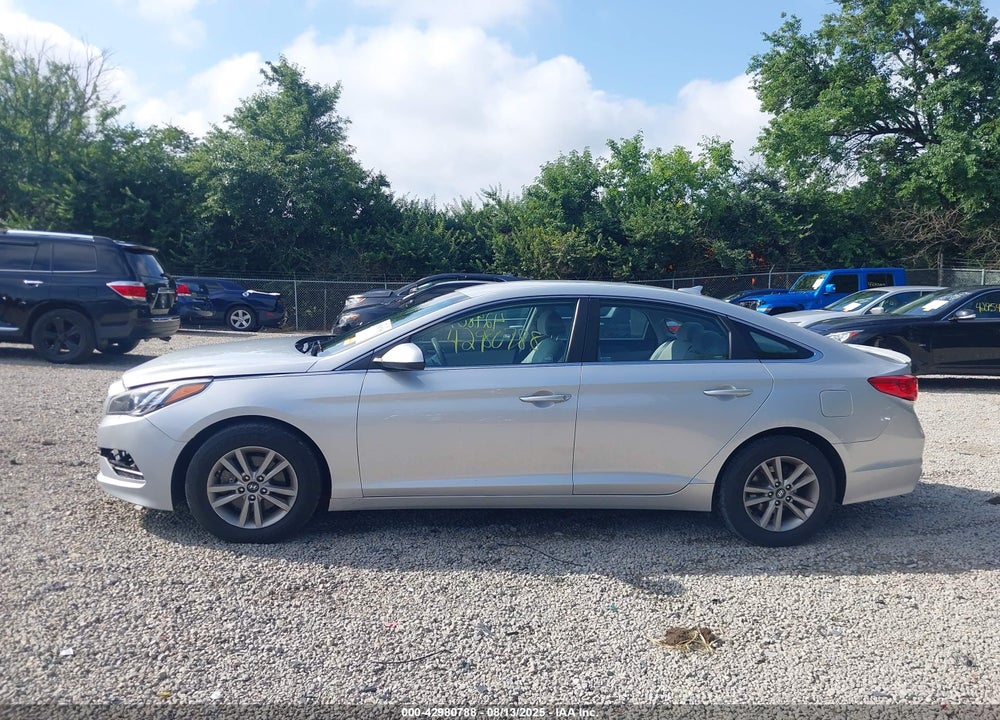 2015 HYUNDAI SONATA SE VIN: 5NPE24AF6FH019223