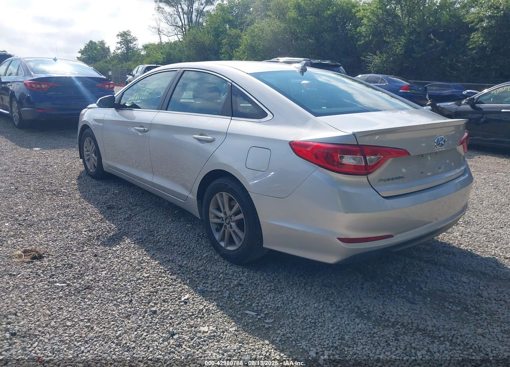 2015 HYUNDAI SONATA SE VIN: 5NPE24AF6FH019223